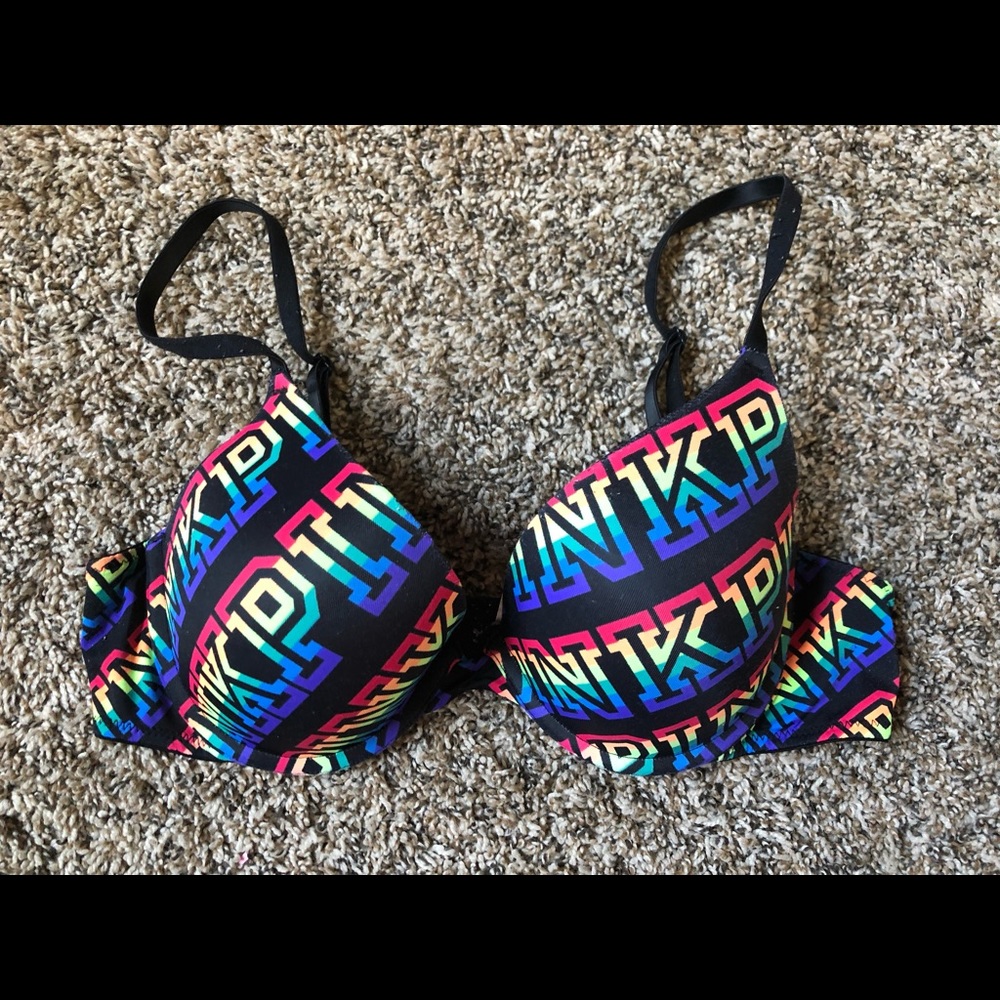 36B Victoria Secret bra
